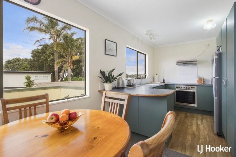Photo of property in 42 Ocean View Road, Waihi Beach, 3611