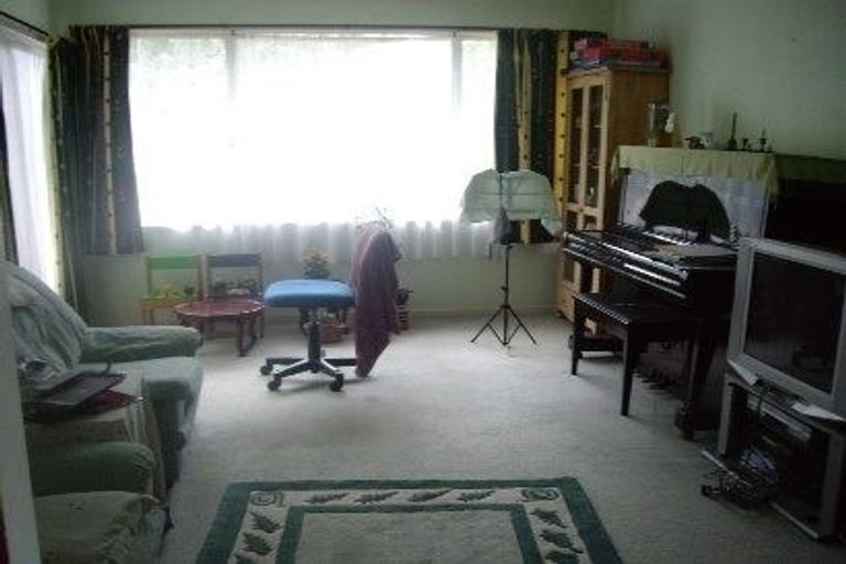 Photo of property in 31 Lavery Place, Sunnynook, Auckland, 0632