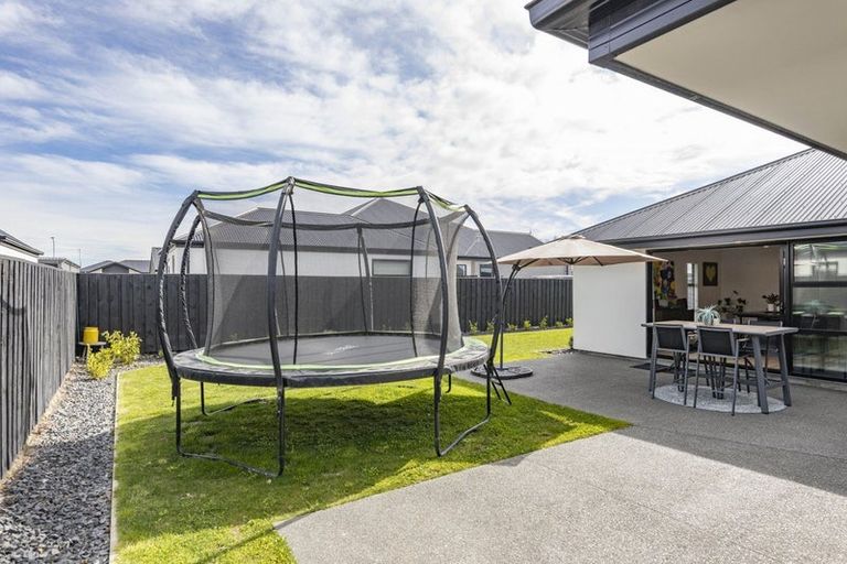 Photo of property in 16 Lusk Street, Rangiora, 7400