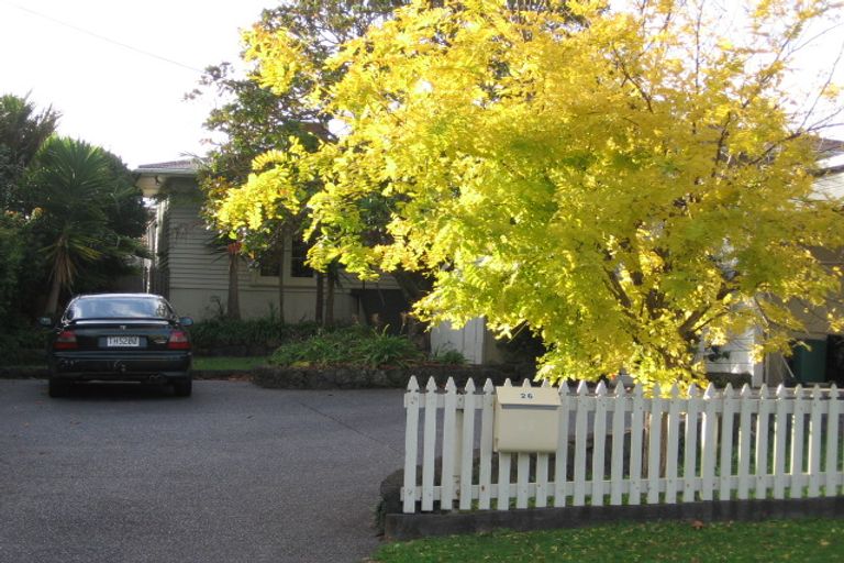 Photo of property in 26 Coniston Avenue, Te Atatu South, Auckland, 0610