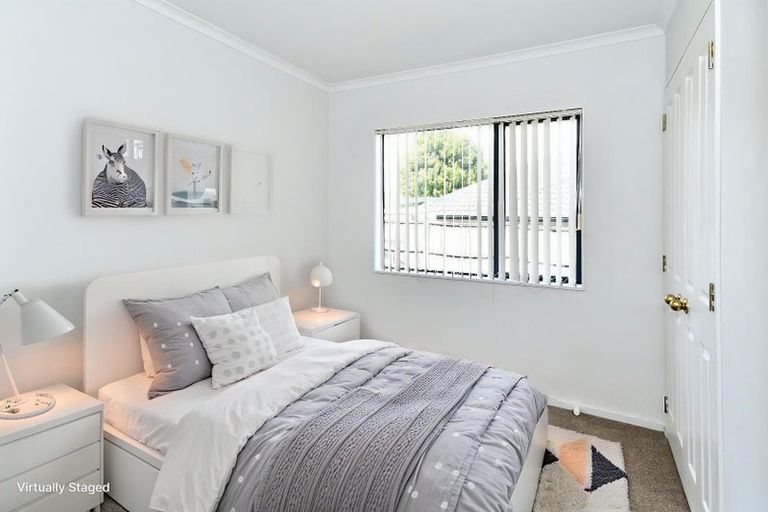 Photo of property in 10 Boderg Way, East Tamaki, Auckland, 2016