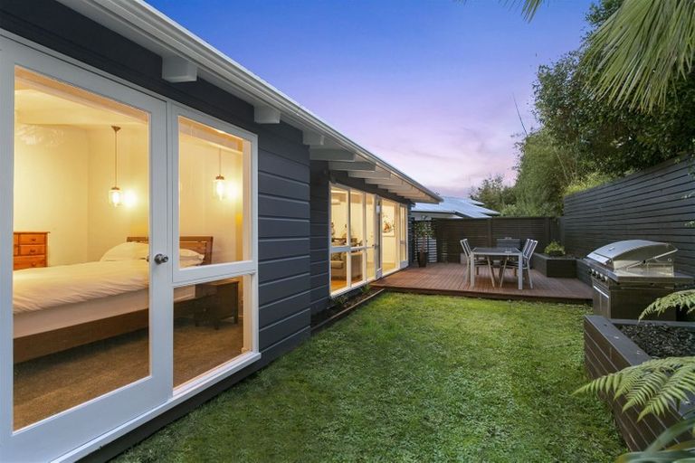 Photo of property in 1/10 Morton Avenue, Forrest Hill, Auckland, 0620