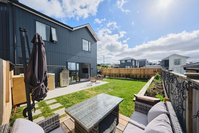 Photo of property in 104 Symes Drive, Red Beach, 0932