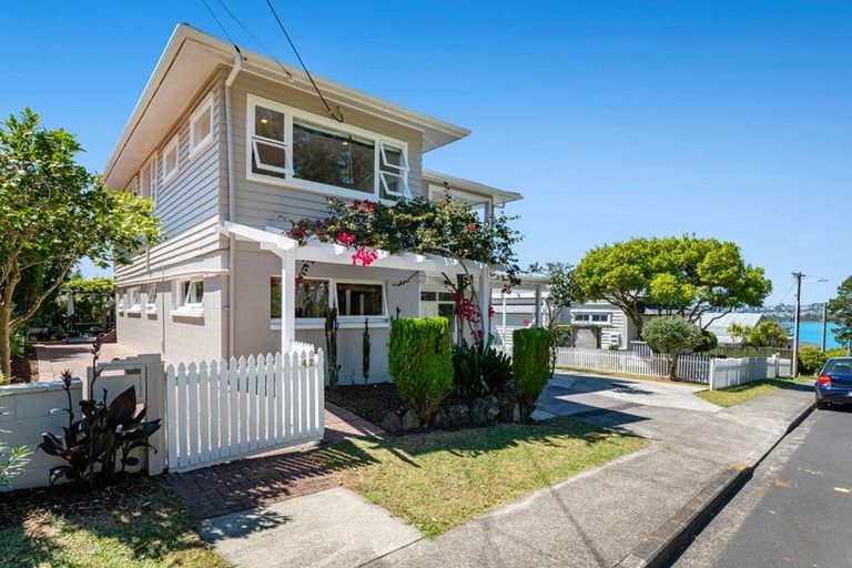 Photo of property in 42 Rawene Road, Birkenhead, Auckland, 0626