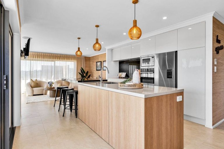 Photo of property in 17 Chatswood Grove, Fitzroy, New Plymouth, 4312