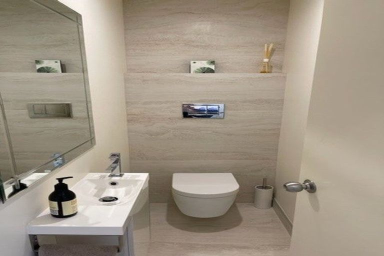 Photo of property in 1/8 Tobago Place, Sunnynook, Auckland, 0620