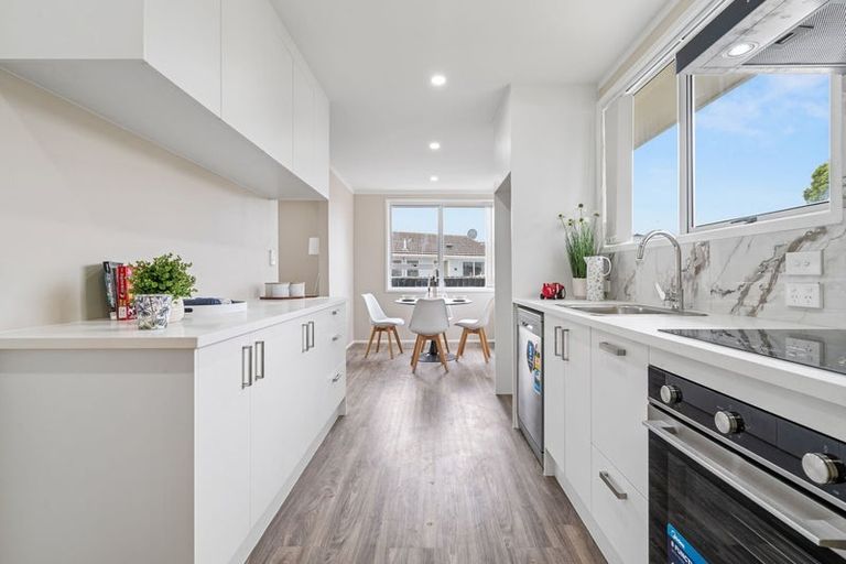 Photo of property in 16 Feasegate Street, Manurewa, Auckland, 2102