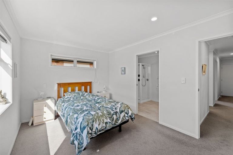 Photo of property in 35a Doment Crescent, Orewa, 0931