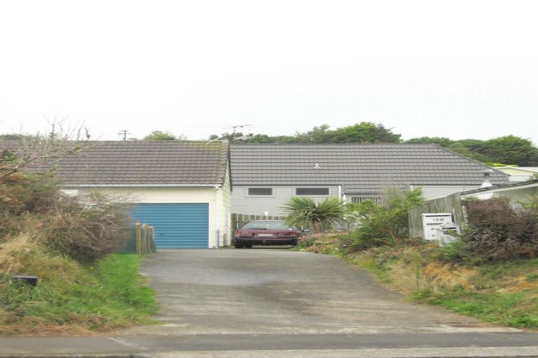 Photo of property in 18b Bracken Road, Newlands, Wellington, 6037