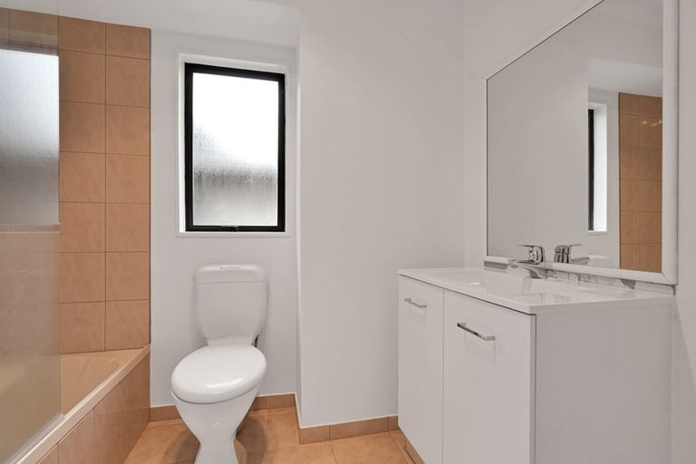 Photo of property in 13a Mawney Road, Henderson, Auckland, 0610