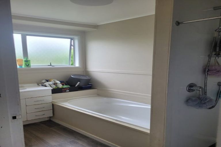 Photo of property in 6 Karina Place, Glen Eden, Auckland, 0602