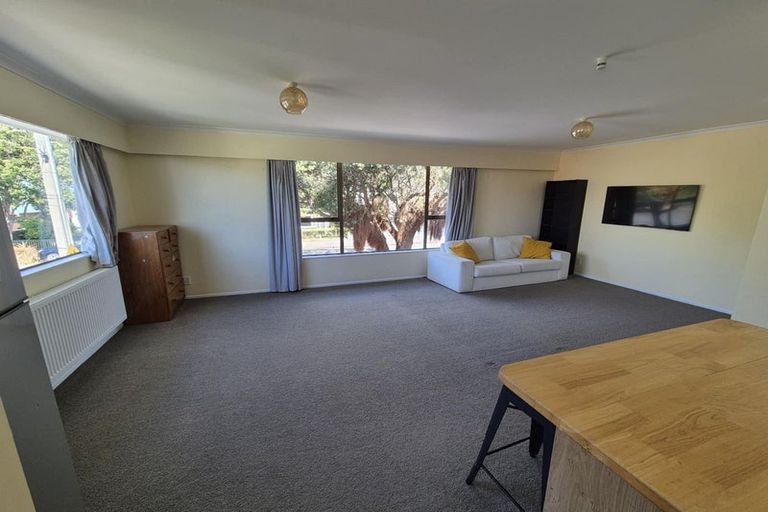 Photo of property in 54 Oroua Street, Eastbourne, Lower Hutt, 5013
