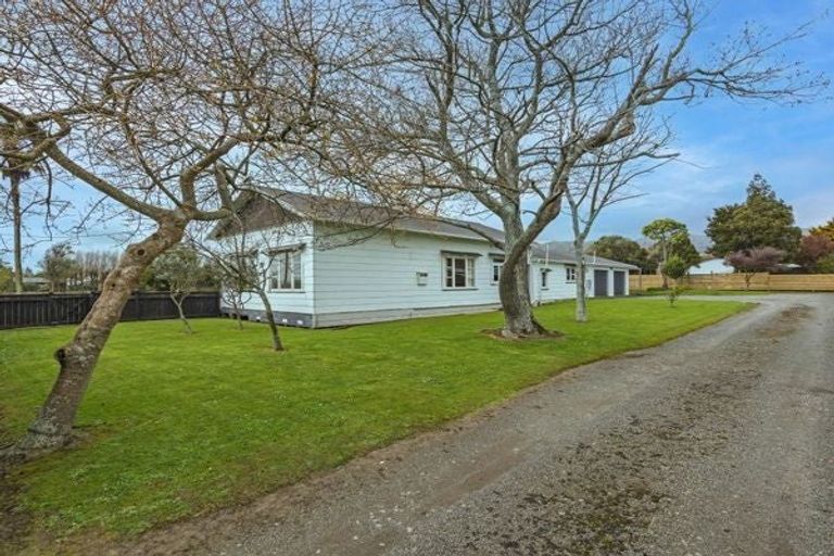 Photo of property in 10 Matipo Street, Tokomaru, Palmerston North, 4474