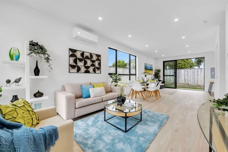 Photo of property in 241a Bucklands Beach Road, Bucklands Beach, Auckland, 2012