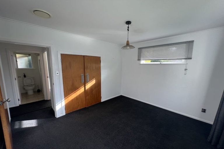 Photo of property in 25 Crompton Road, Massey, Auckland, 0614