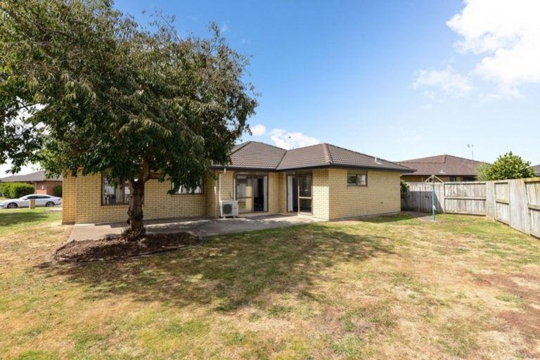 Photo of property in 77 Farringdon Avenue, Rototuna North, Hamilton, 3210