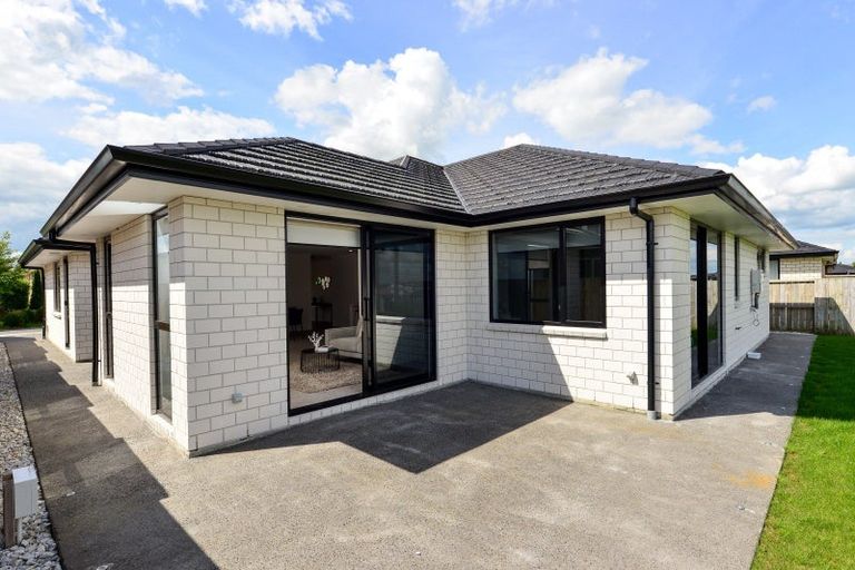 Photo of property in 6 Kukari Close, Flagstaff, Hamilton, 3210