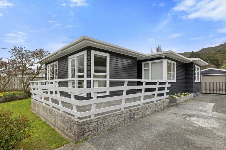 Photo of property in 185 Wainuiomata Road, Wainuiomata, Lower Hutt, 5014