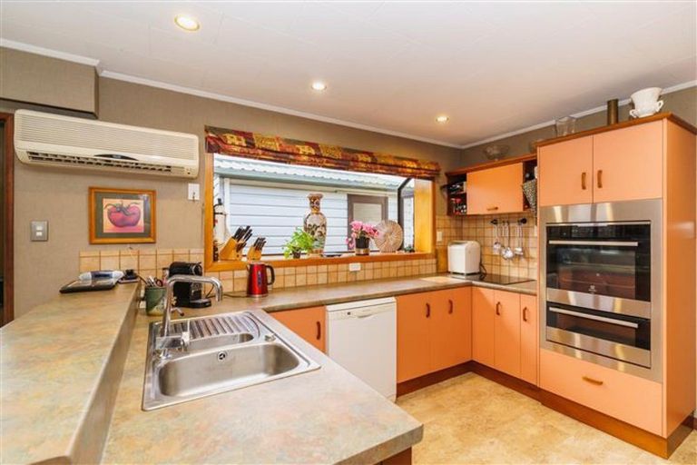 Photo of property in 46 Doon Street, Mosgiel, 9024