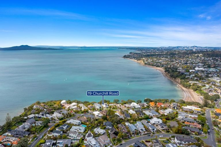 Photo of property in 1/19 Churchill Road, Murrays Bay, Auckland, 0630