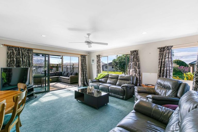 Photo of property in 30 Summerland Crescent, Papamoa Beach, Papamoa, 3118