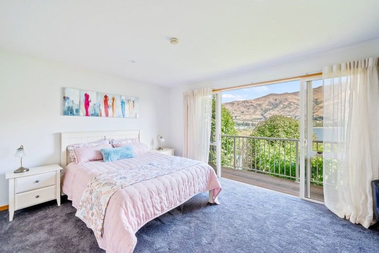 Photo of property in 32 Lismore Street, Wanaka, 9305