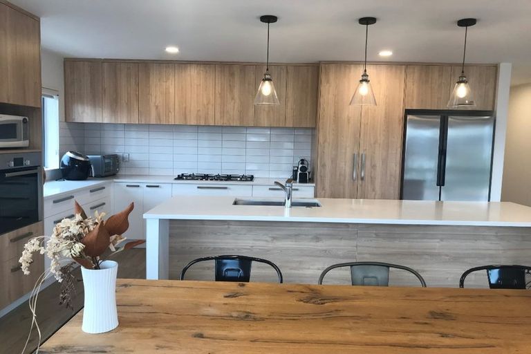 Photo of property in 33 Nobilo Road, Kumeu, 0810