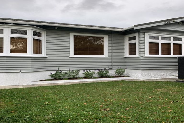 Photo of property in 9 Burrows Avenue, Karori, Wellington, 6012