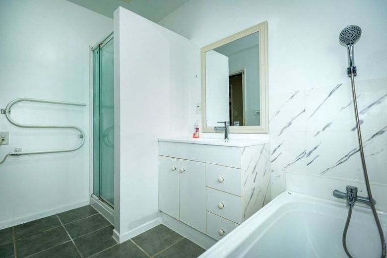 Photo of property in 33a Cardigan Bay Place, Addington, Christchurch, 8024