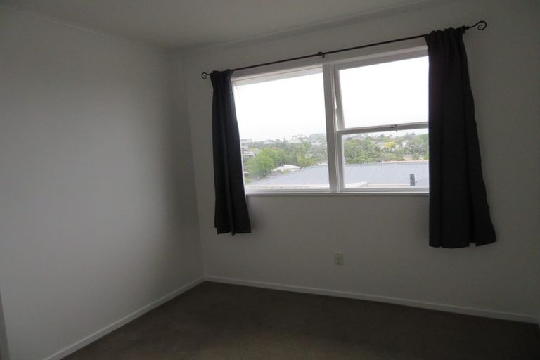 Photo of property in 10 Cypress Place, Sunnynook, Auckland, 0620