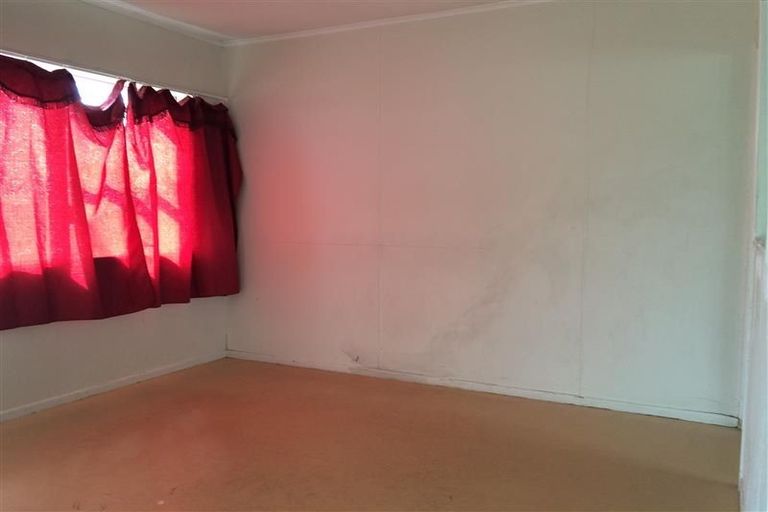 Photo of property in 18a Sylvan Crescent, Te Atatu South, Auckland, 0610