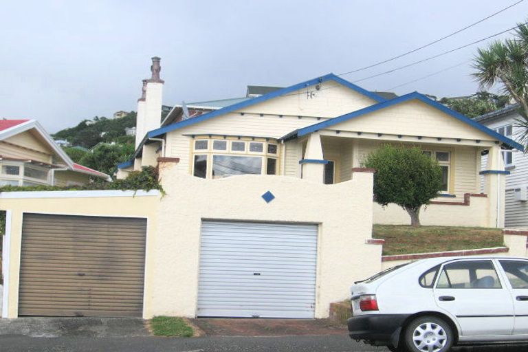 Photo of property in 46 Tanera Crescent, Brooklyn, Wellington, 6021