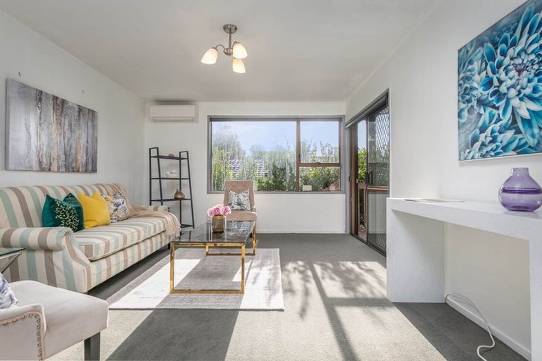 Photo of property in 69 Powrie Street, Glenfield, Auckland, 0629