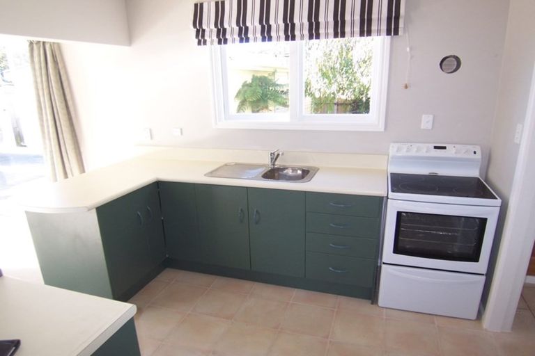 Photo of property in 77 Greendale Avenue, Avonhead, Christchurch, 8042