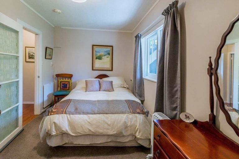 Photo of property in 28 Field Way, Waikanae Beach, Waikanae, 5036
