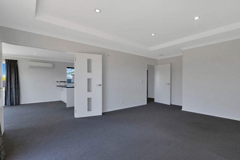 Photo of property in 9 Walnut Way, Rangiora, 7400