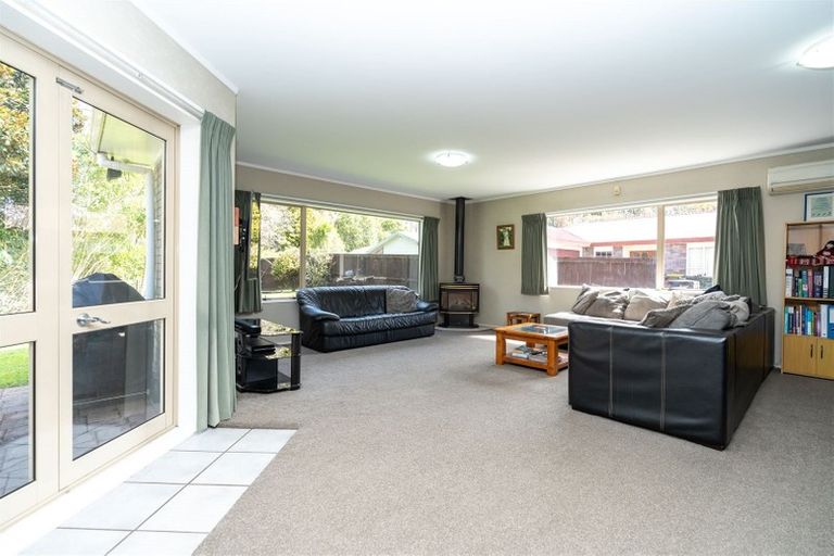 Photo of property in 14 Essendon Court, Glenview, Hamilton, 3206