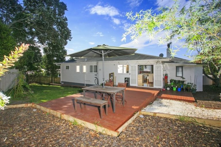 Photo of property in 33 Diana Drive, Glenfield, Auckland, 0627