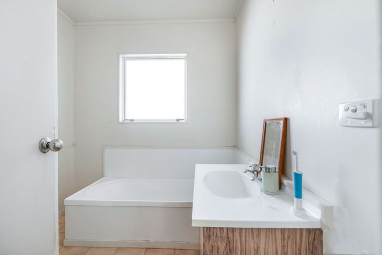 Photo of property in 27 Mahoe Street, Melville, Hamilton, 3206