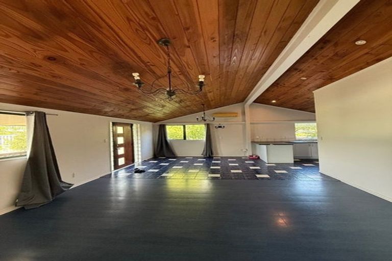 Photo of property in 231 Glengarry Road, Glen Eden, Auckland, 0602