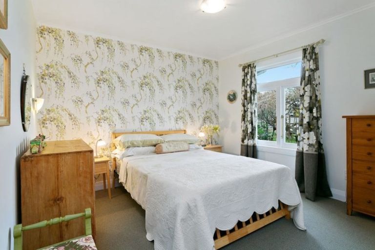 Photo of property in 263 Shakespeare Street, Leamington, Cambridge, 3432