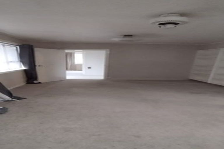 Photo of property in 48 Taikata Road, Te Atatu Peninsula, Auckland, 0610