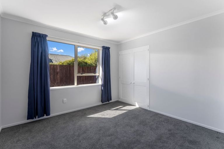 Photo of property in 150 Royal Park Drive, Parklands, Christchurch, 8083