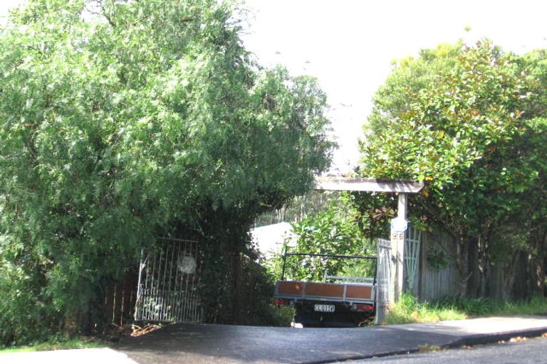 Photo of property in 26 Sunnyside Road, Sunnyvale, Auckland, 0612