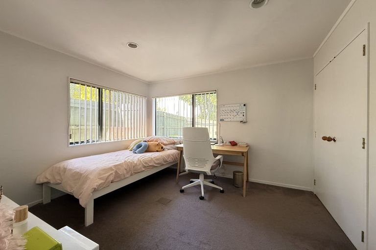 Photo of property in 1/13 Thornton Road, Milford, Auckland, 0620