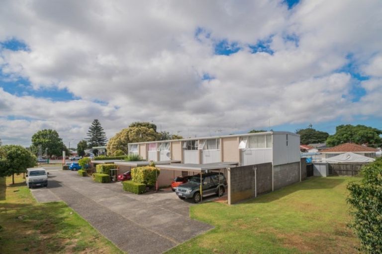 Photo of property in 267 Massey Road, Mangere East, Auckland, 2024