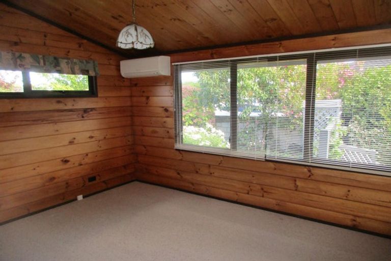 Photo of property in 21 Oriwa Street, Waikanae, 5036