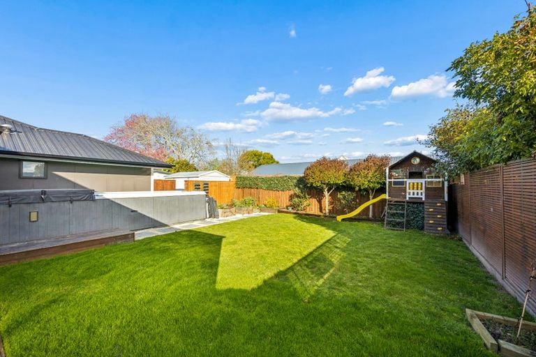 Photo of property in 14 Kahika Grove, Huapai, Kumeu, 0810