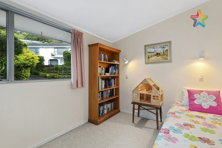 Photo of property in 16 Summit Road, Fairfield, Lower Hutt, 5011