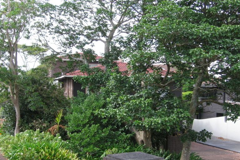 Photo of property in 2/23 Beach Road, Castor Bay, Auckland, 0620